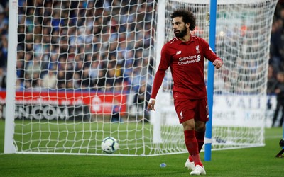 DB电竞热评-佩德里被犯规后微笑面对展现大将风范值得尊敬