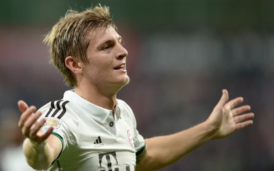 DB电竞精华-内马尔与女友甜蜜爱情